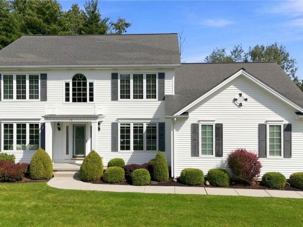 19 Ponderosa Court, Orchard Park, NY 14127