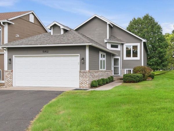 15402 Sussex Drive, Minnetonka, MN 55345