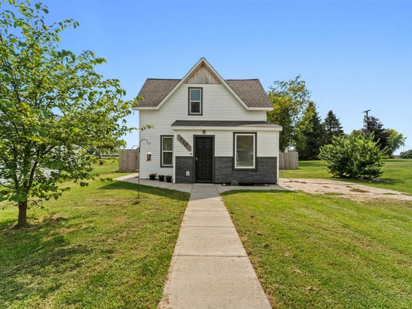 730 Main Street , IA 50154
