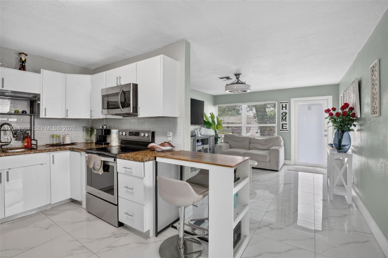4351 SW 22nd St, Fort Lauderdale, FL 33317 Photo