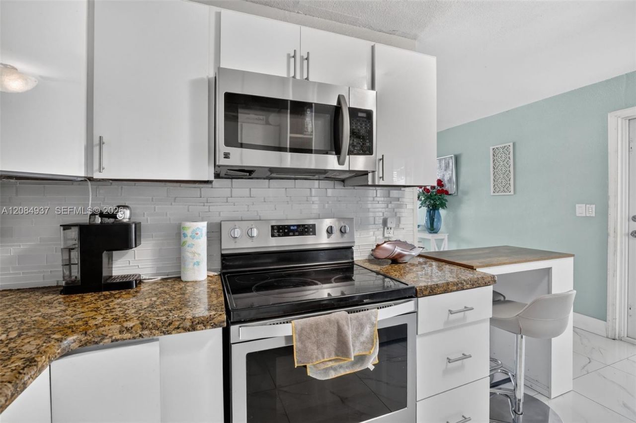 4351 SW 22nd St, Fort Lauderdale, FL 33317 Photo