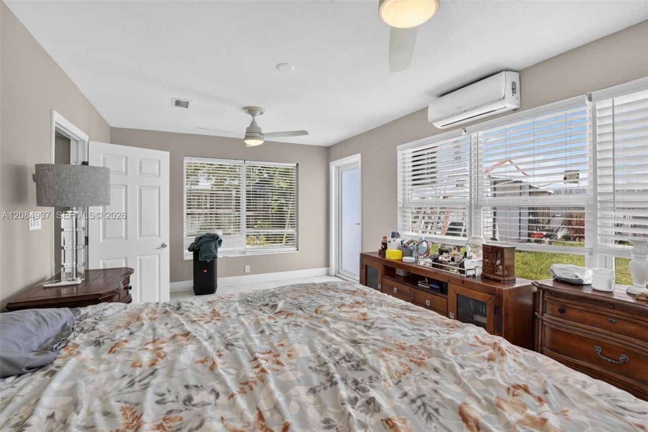 4351 SW 22nd St, Fort Lauderdale, FL 33317 Photo