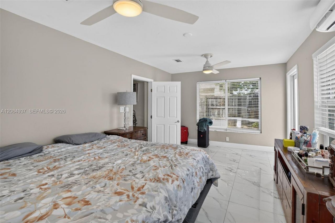 4351 SW 22nd St, Fort Lauderdale, FL 33317 Photo