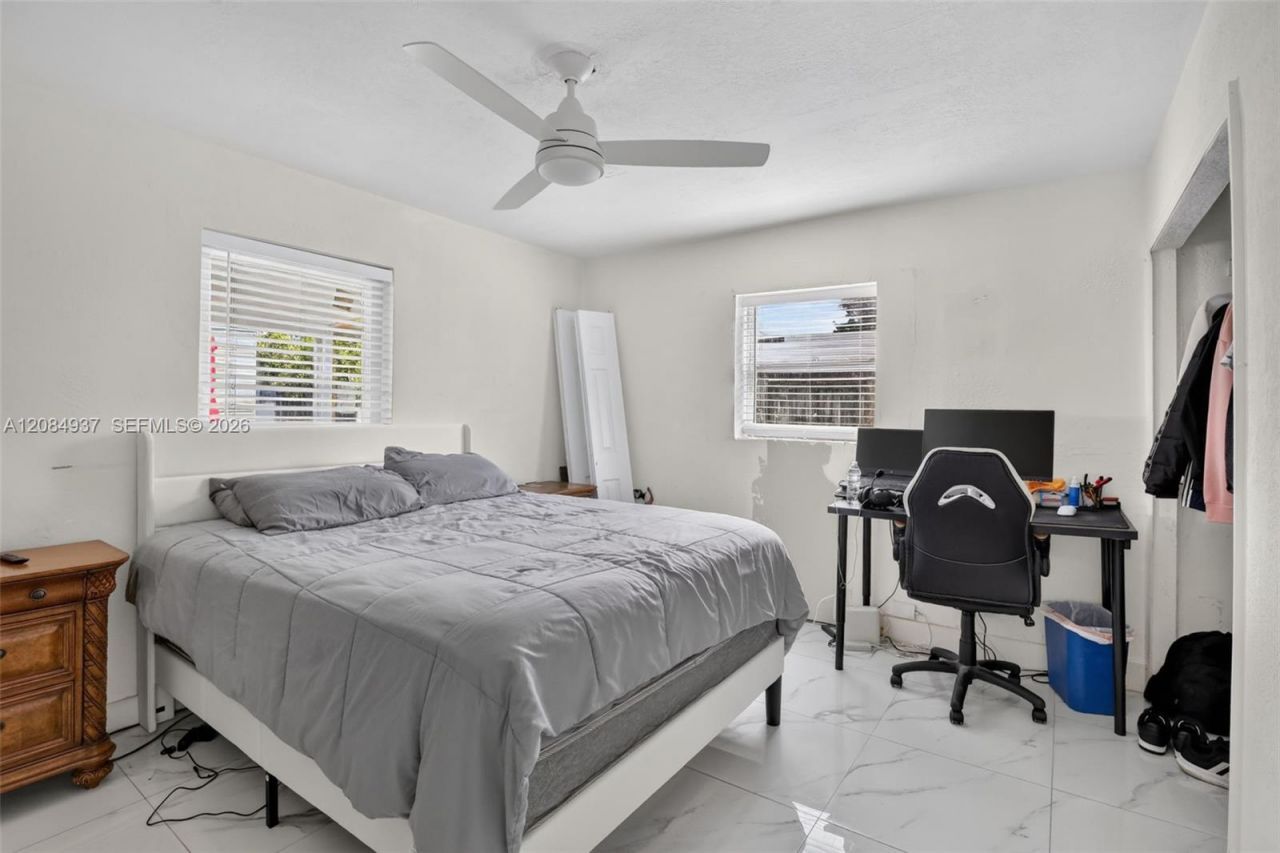 4351 SW 22nd St, Fort Lauderdale, FL 33317 Photo