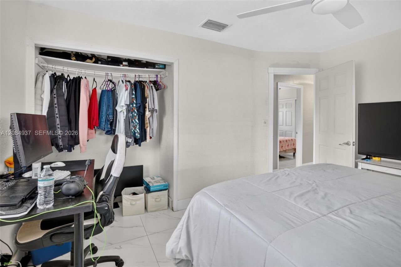 4351 SW 22nd St, Fort Lauderdale, FL 33317 Photo