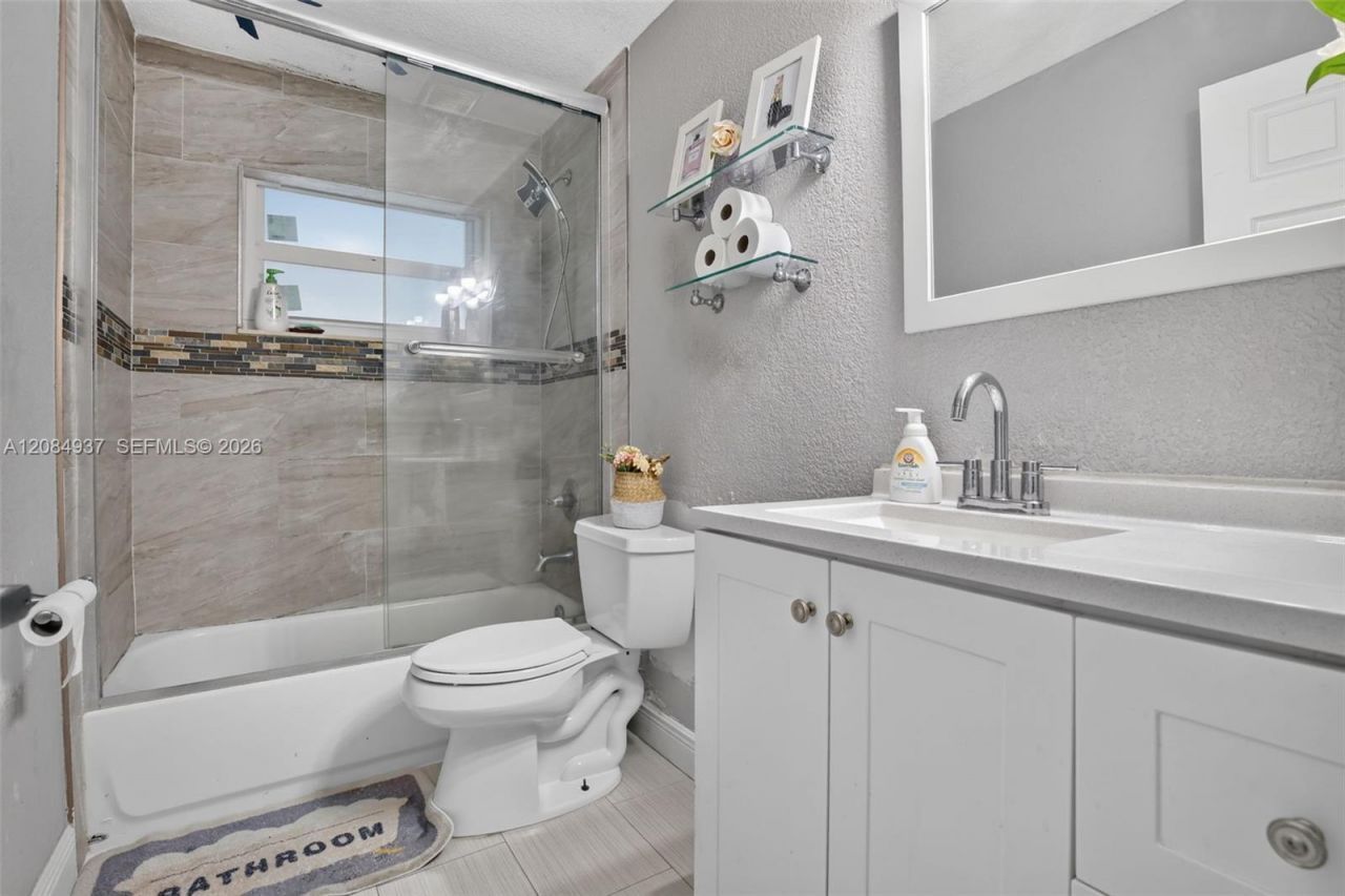 4351 SW 22nd St, Fort Lauderdale, FL 33317 Photo