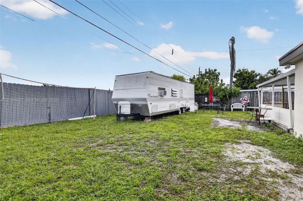4351 SW 22nd St, Fort Lauderdale, FL 33317 Photo