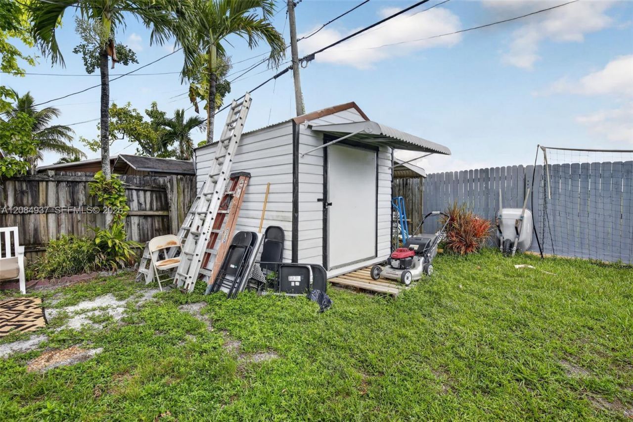 4351 SW 22nd St, Fort Lauderdale, FL 33317 Photo