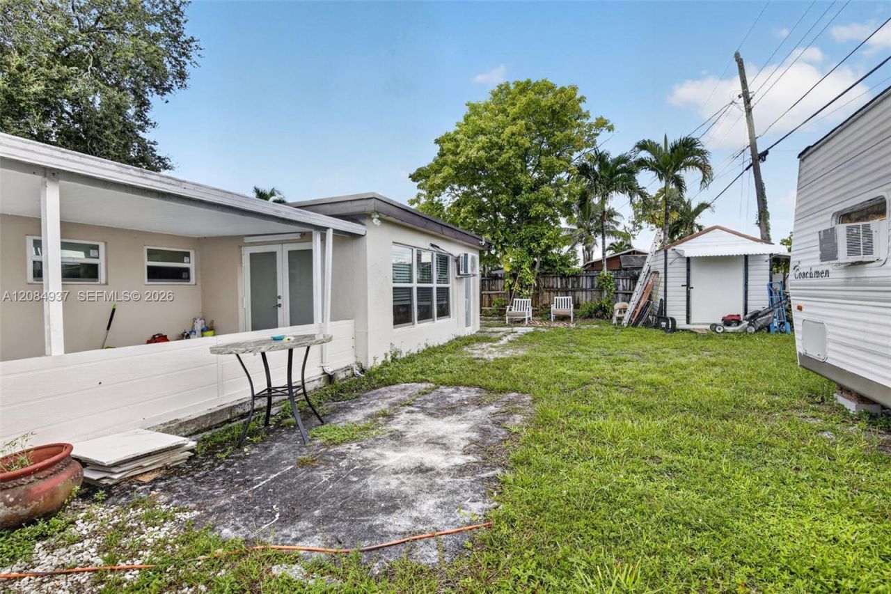 4351 SW 22nd St, Fort Lauderdale, FL 33317 Photo