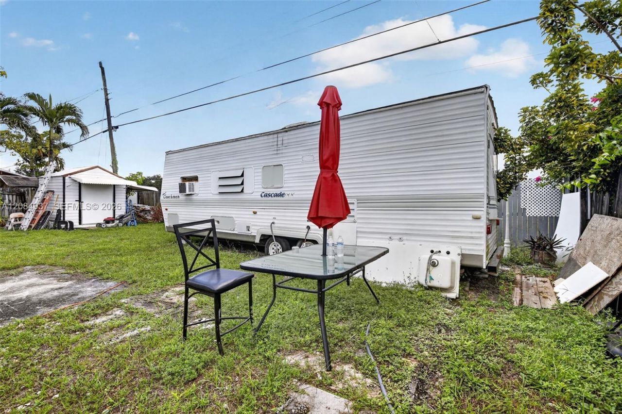 4351 SW 22nd St, Fort Lauderdale, FL 33317 Photo
