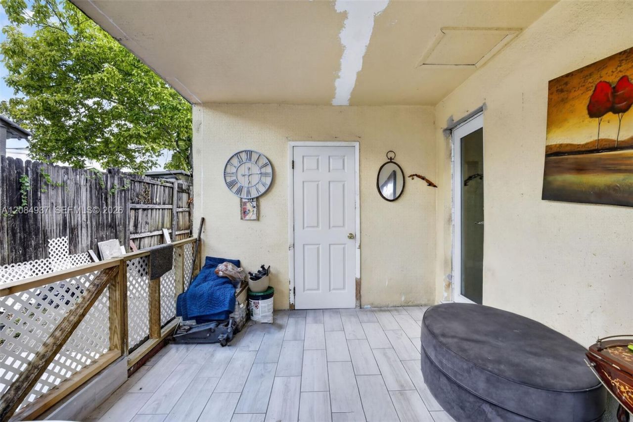4351 SW 22nd St, Fort Lauderdale, FL 33317 Photo