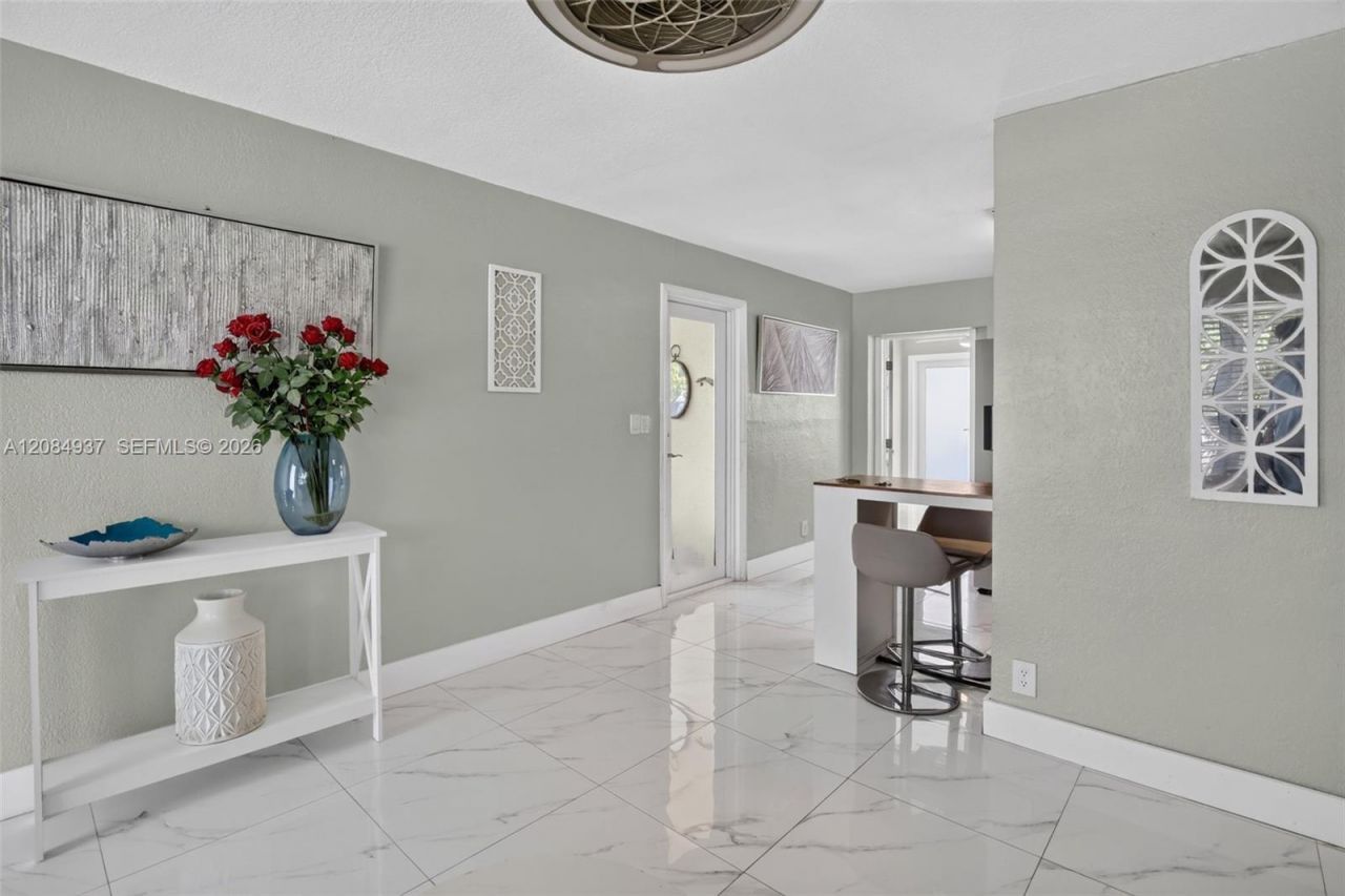 4351 SW 22nd St, Fort Lauderdale, FL 33317 Photo