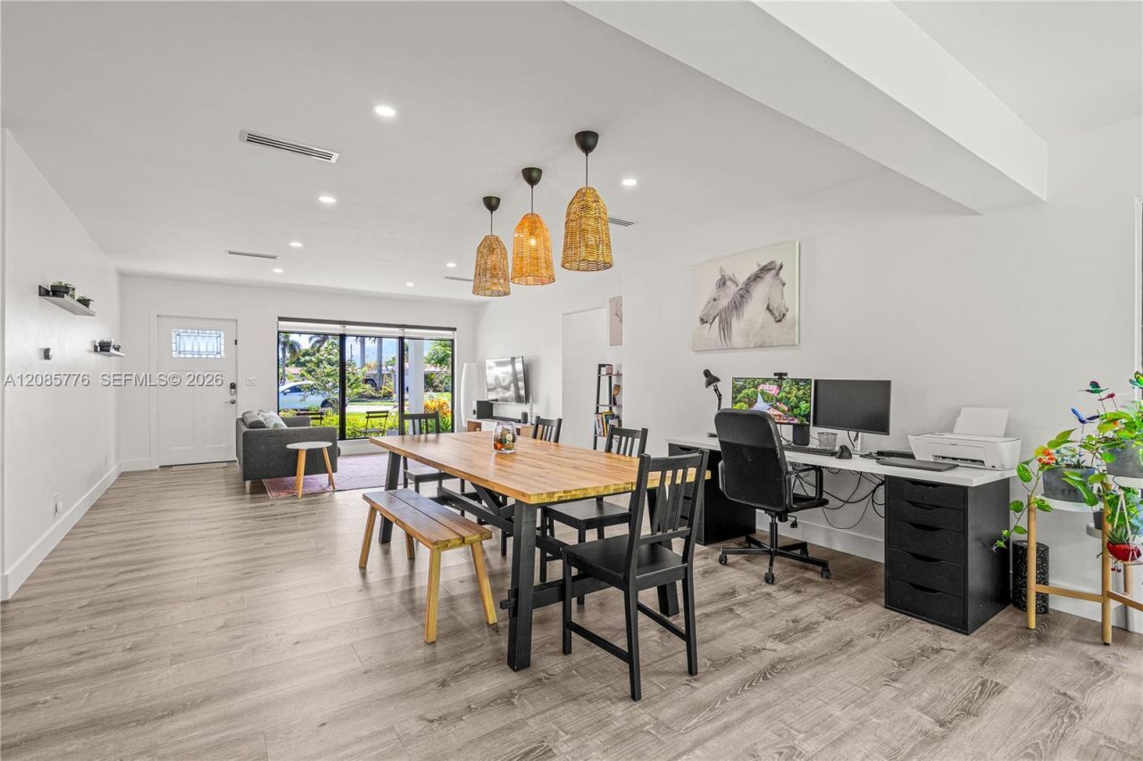 1126 E Hawthorne Cir, Hollywood, FL 33021 Photo
