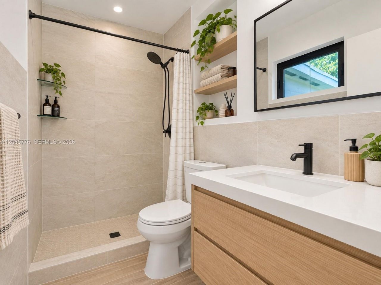 1126 E Hawthorne Cir, Hollywood, FL 33021 Photo