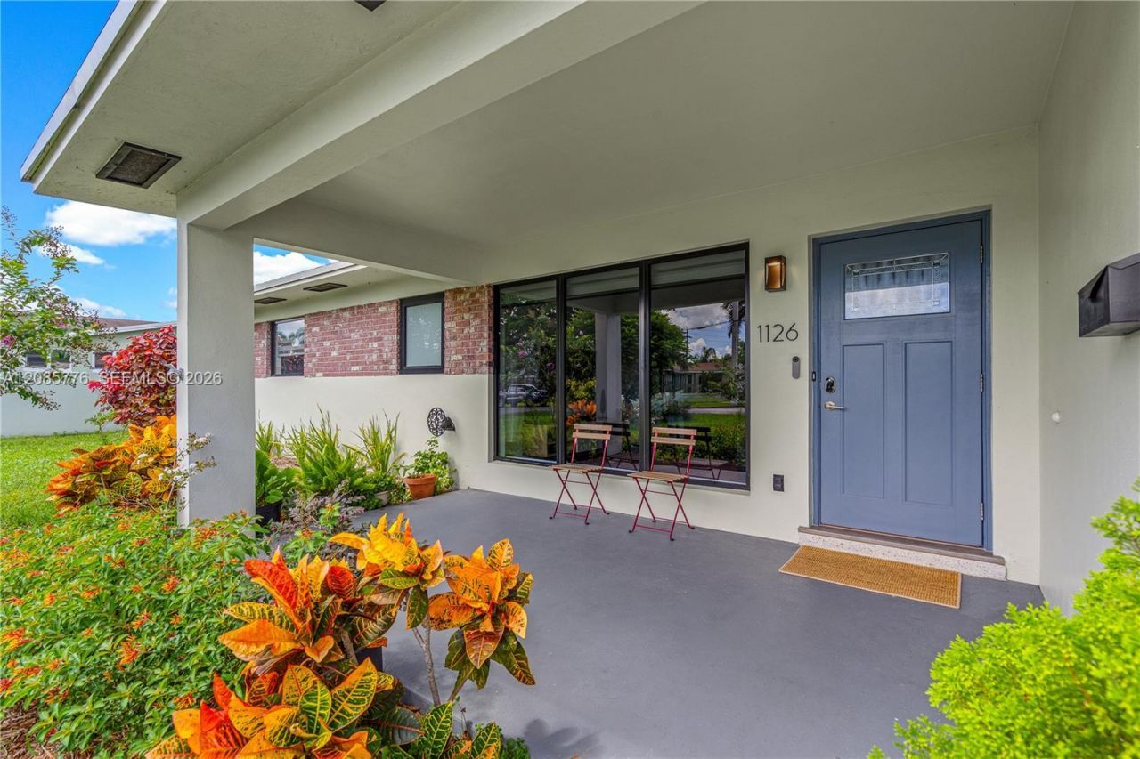 1126 E Hawthorne Cir, Hollywood, FL 33021 Photo