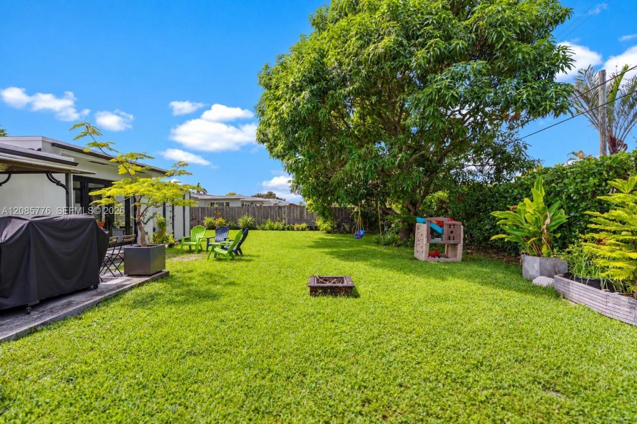 1126 E Hawthorne Cir, Hollywood, FL 33021 Photo
