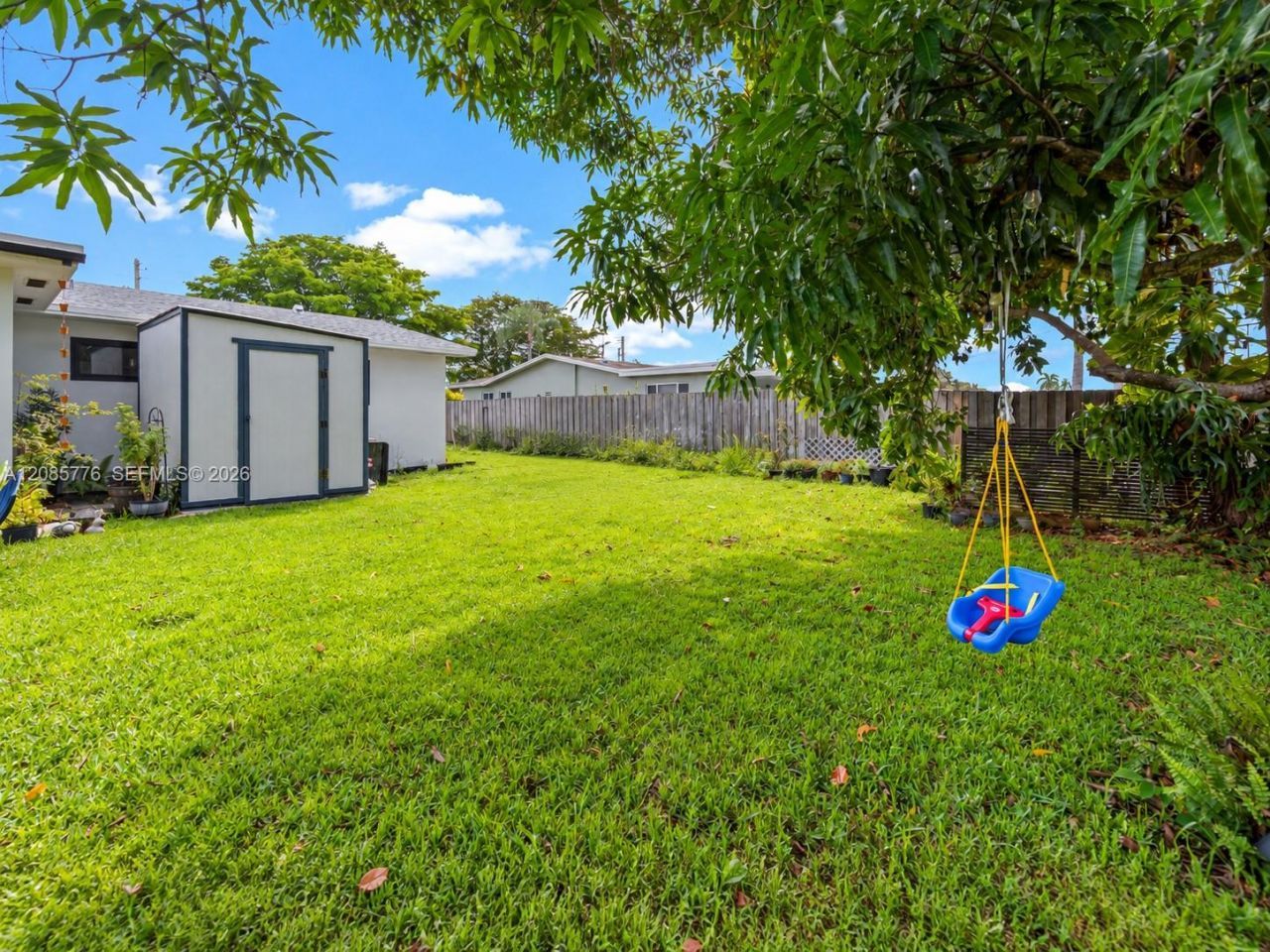 1126 E Hawthorne Cir, Hollywood, FL 33021 Photo