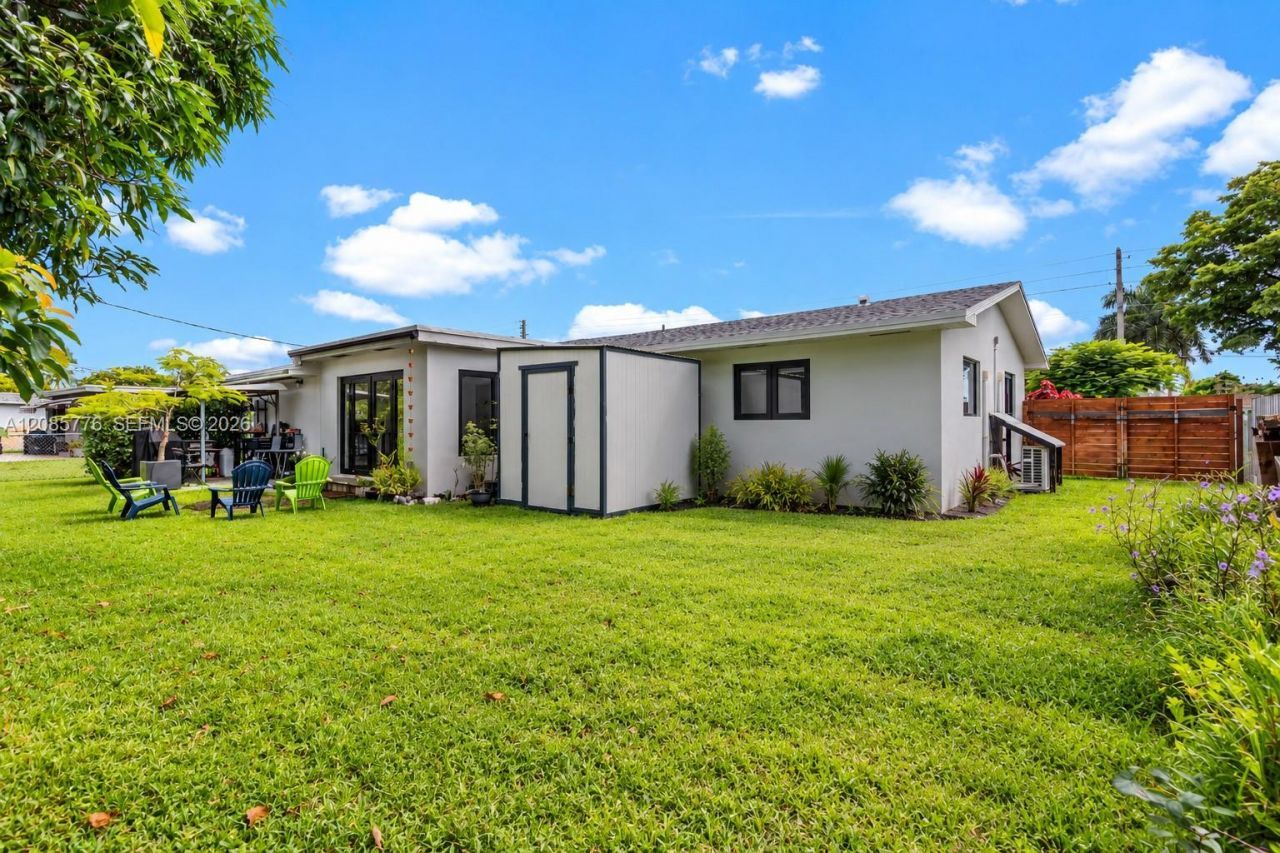 1126 E Hawthorne Cir, Hollywood, FL 33021 Photo