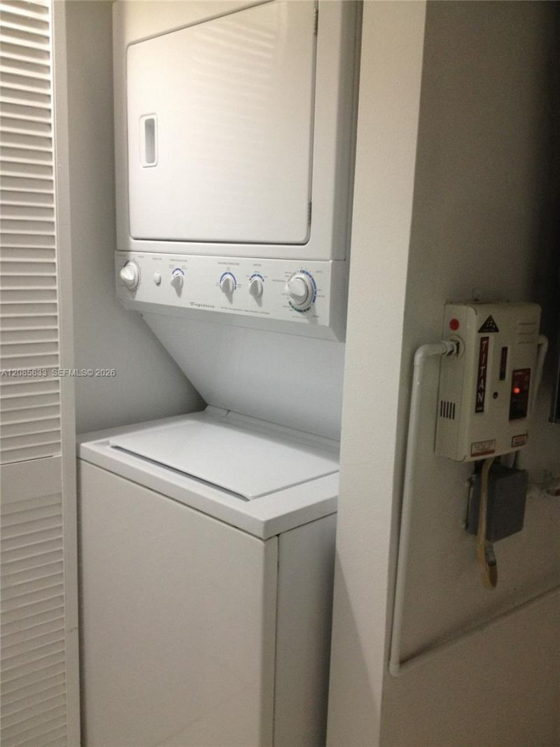 4681 NW 9th St, Unit 208, Miami, FL 33126 Photo