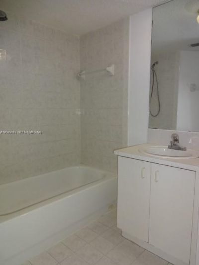 4681 NW 9th St, Unit 208, Miami, FL 33126 Photo