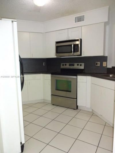 4681 NW 9th St, Unit 208, Miami, FL 33126 Photo