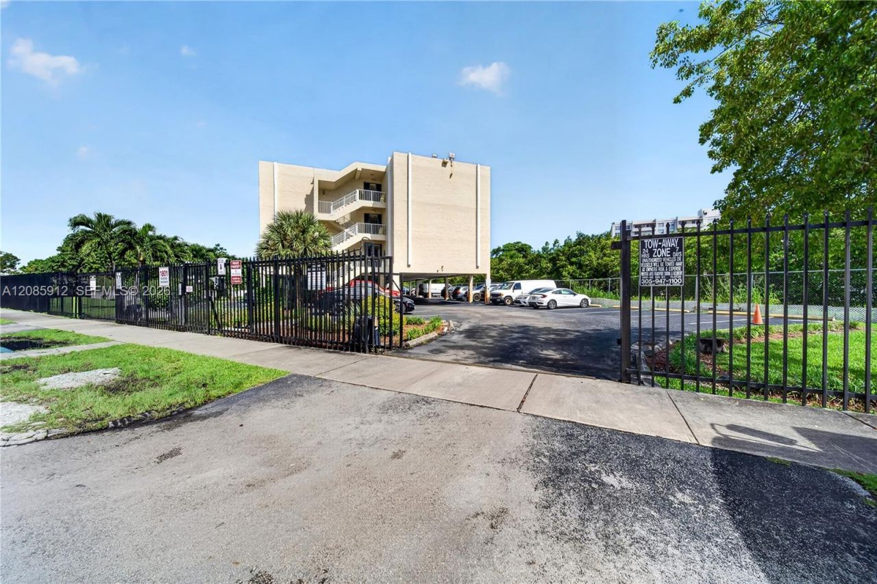 1801 NE 140th St, Unit 108, North Miami, FL 33181 Photo