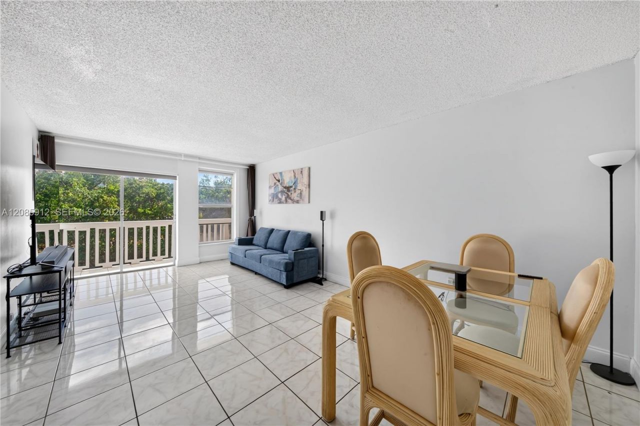 1801 NE 140th St, Unit 108, North Miami, FL 33181 Photo