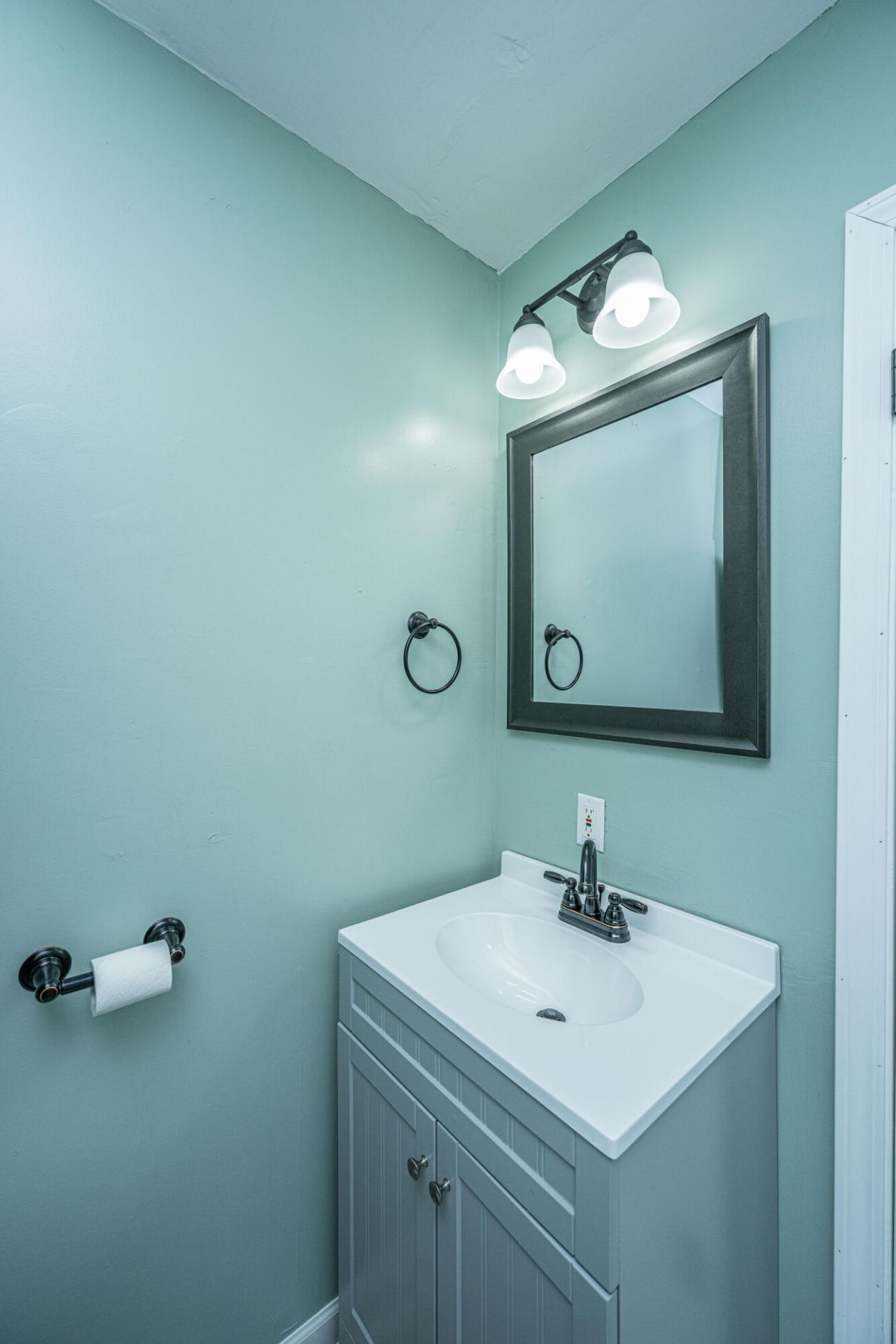 112 King Street Photo 14