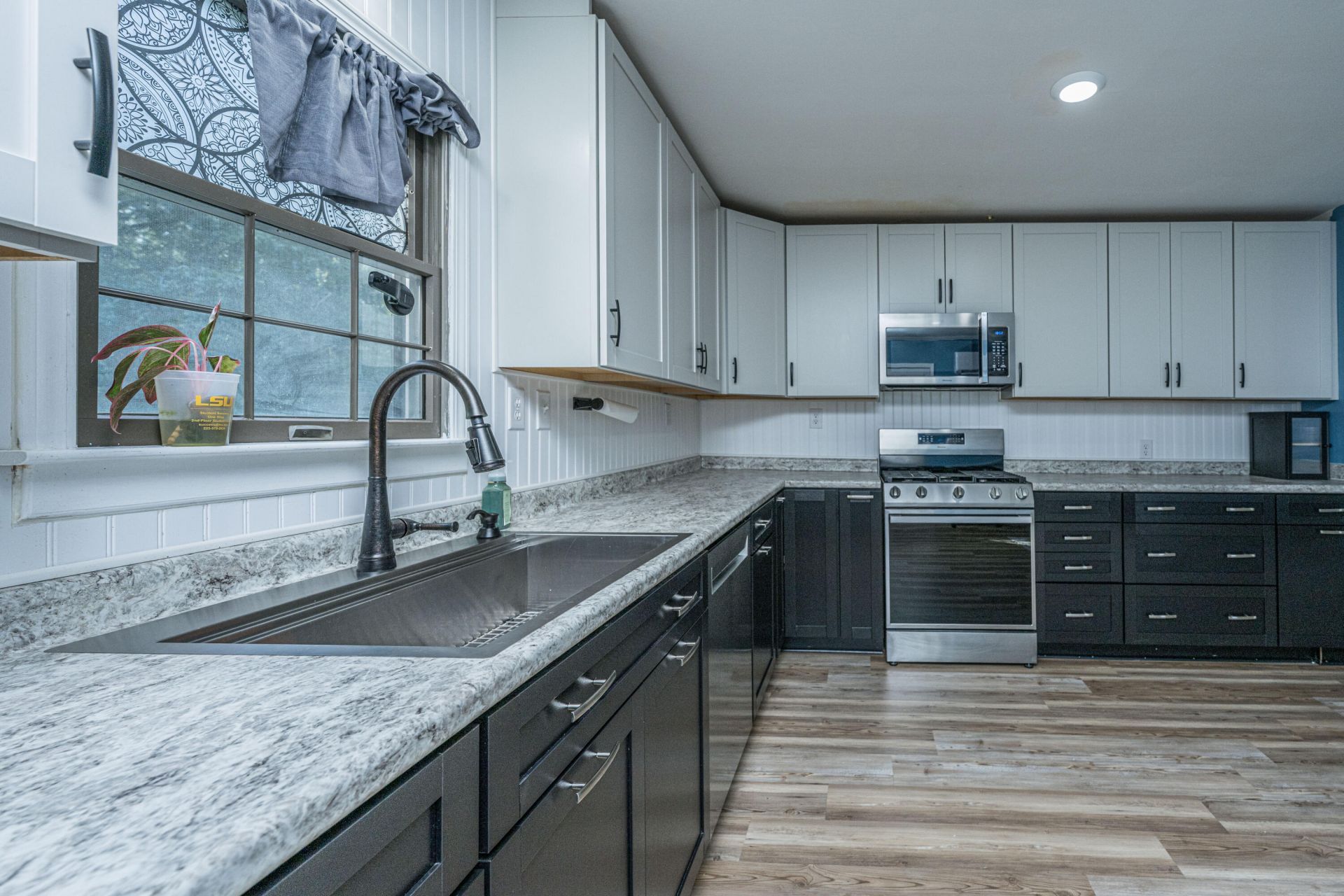 112 King Street Photo 7