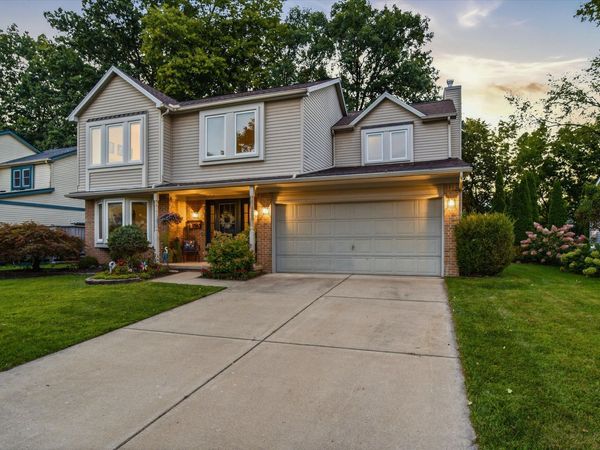 7963 Lake Crest Drive, Ypsilanti, MI 48197