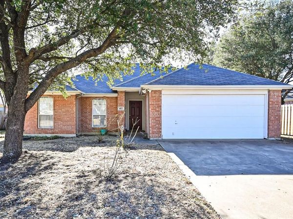 415 Preston Drive, Cleburne, TX 76033