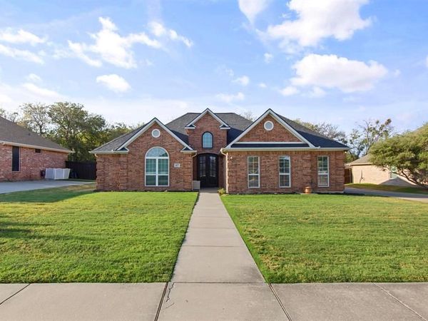 417 Valley View Lane, Krum, TX 76249