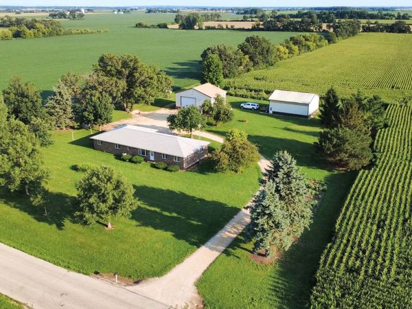 25811 Dunham Road, Garden Prairie, IL 61038