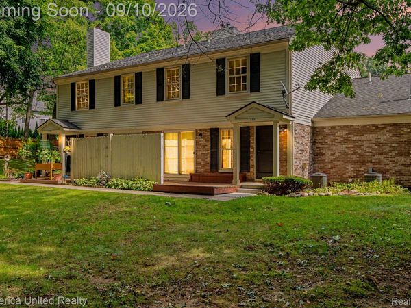 7771 Lake Ridge Drive, Waterford Township, Mi 48327