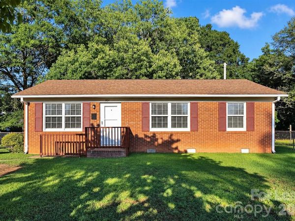 308 S Pine Street, Dallas, NC 28034