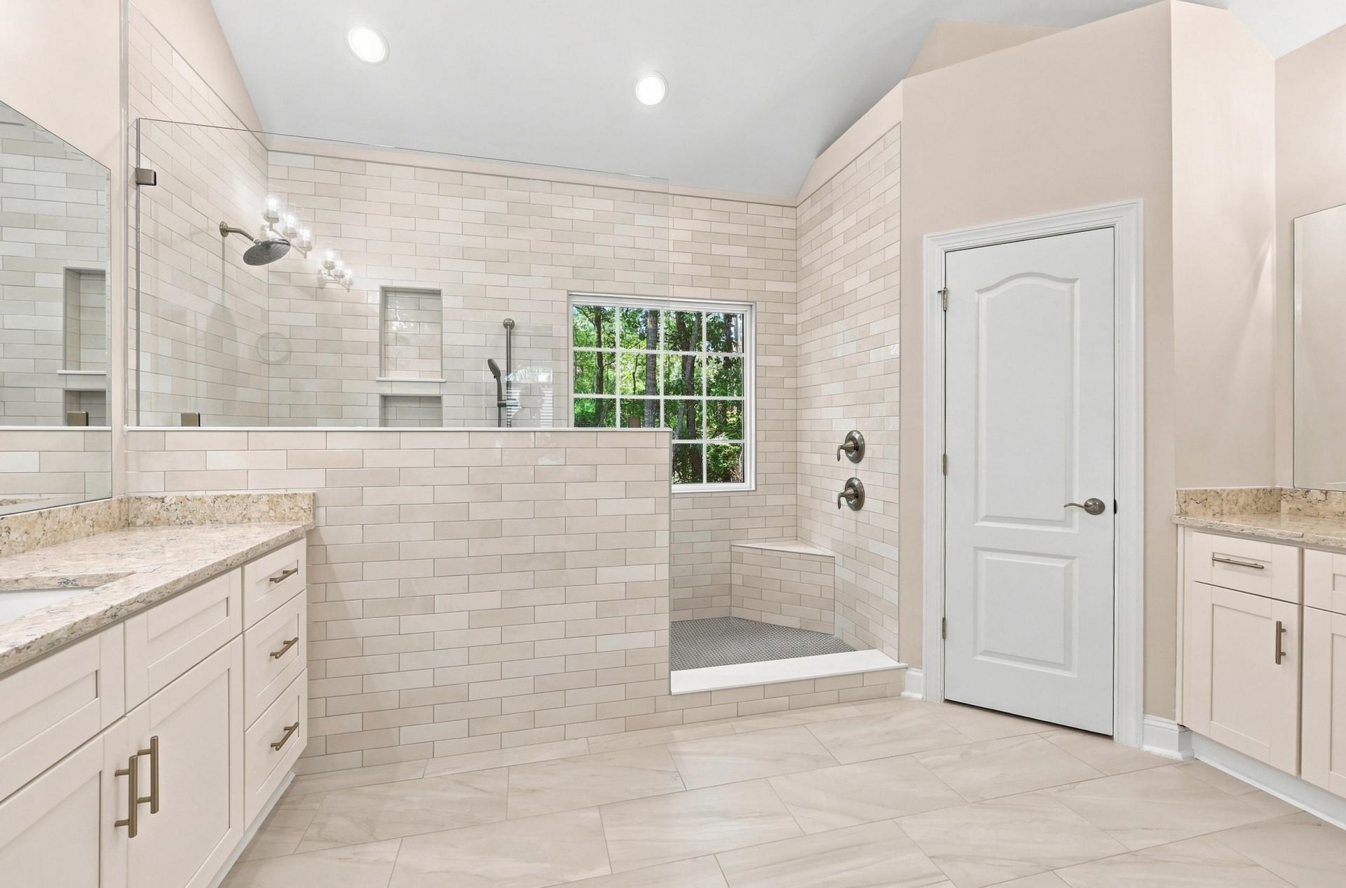 45 Highwood Circle Photo 12