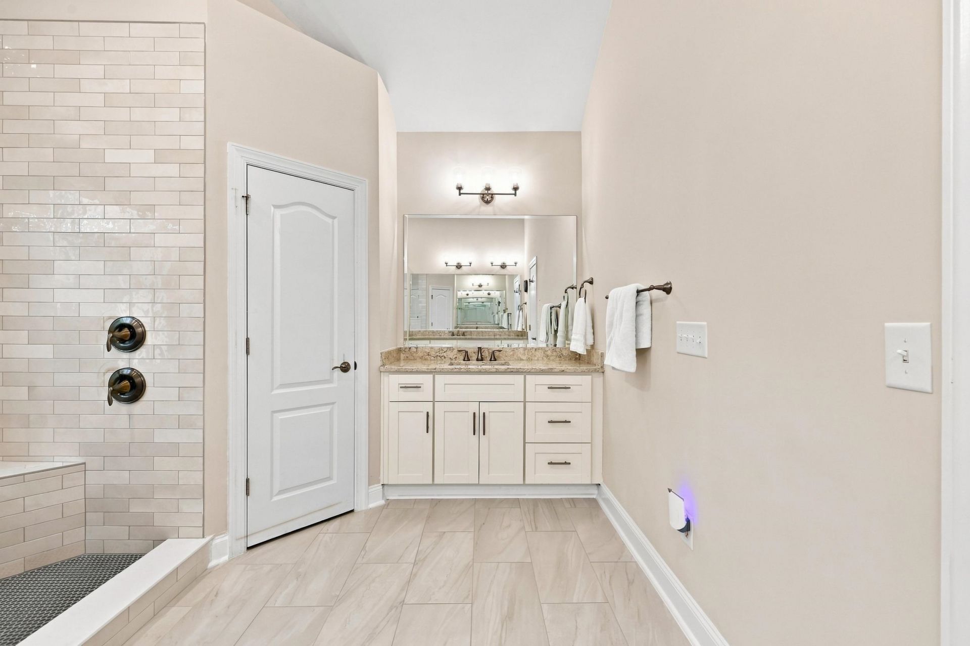 45 Highwood Circle Photo 15