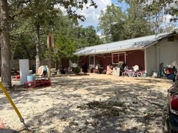 169 Taylor LN, Cedar Creek, TX 78612