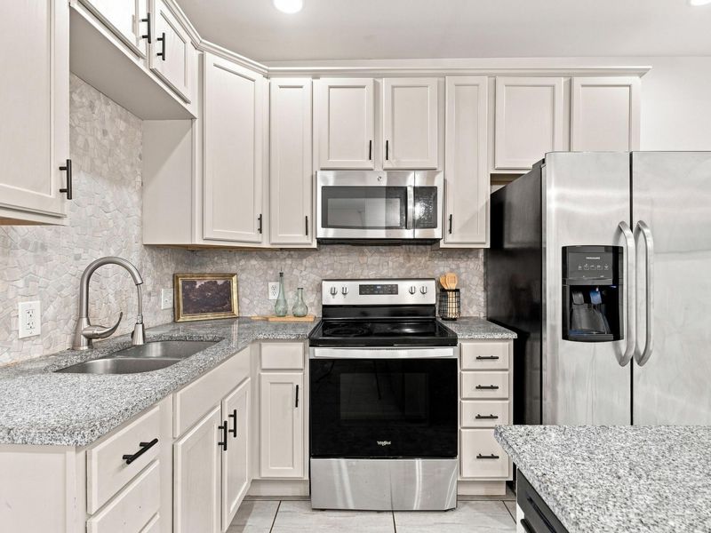 303 Dakota Avenue, Columbus, OH 43223 Photo 11