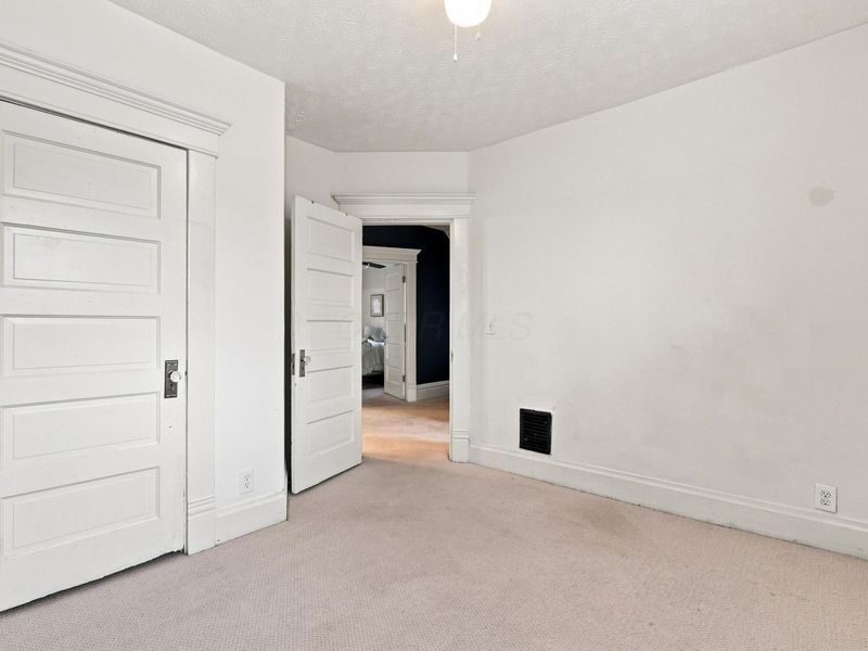 303 Dakota Avenue, Columbus, OH 43223 Photo 24