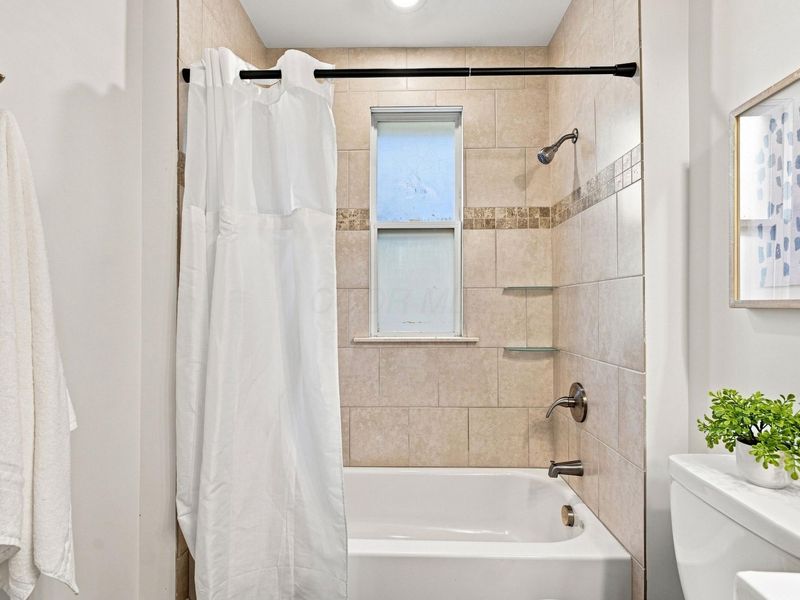 303 Dakota Avenue, Columbus, OH 43223 Photo 29