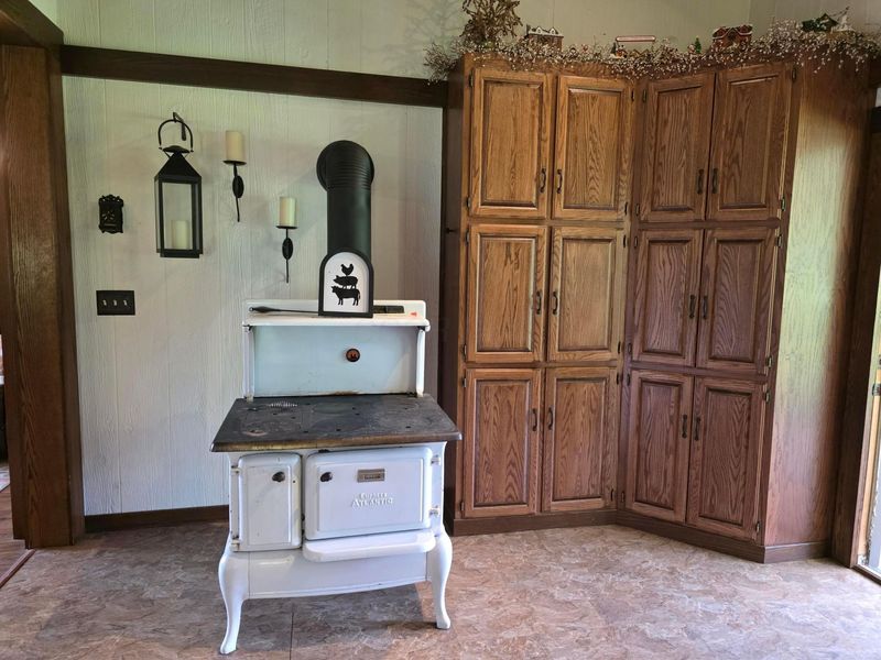 1071 Allgyer Road SE, Gnadenhutten, OH 44629 Photo 10