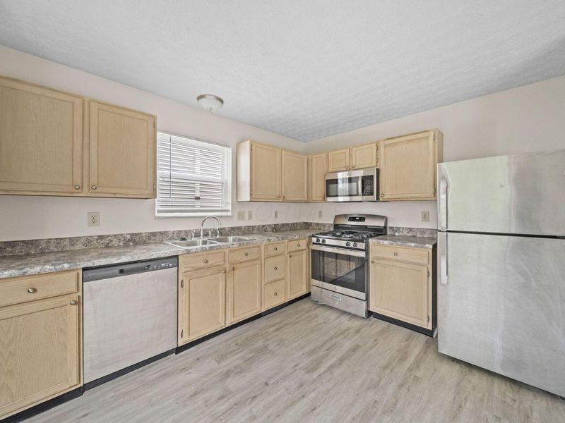777 Wallinger Drive, Galloway, OH 43119 Photo 12