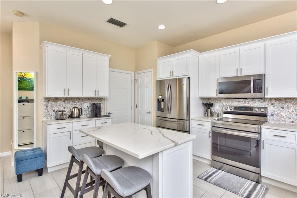 15591 Marcello Cir, Unit 143, Naples, FL 34110 Photo