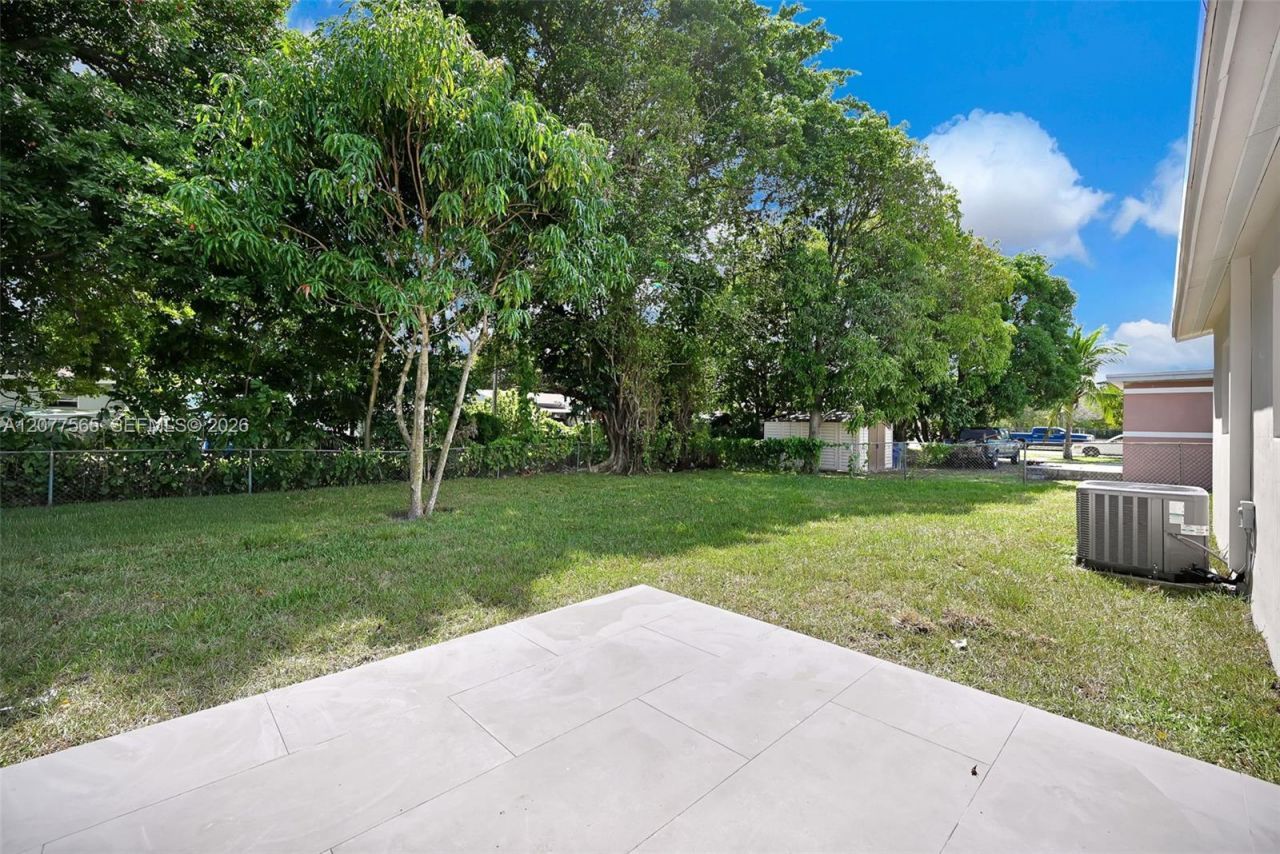2470 NW 179th St, Miami Gardens, FL 33056 Photo