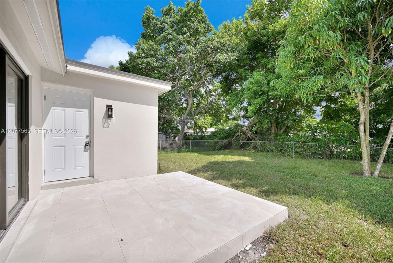 2470 NW 179th St, Miami Gardens, FL 33056 Photo