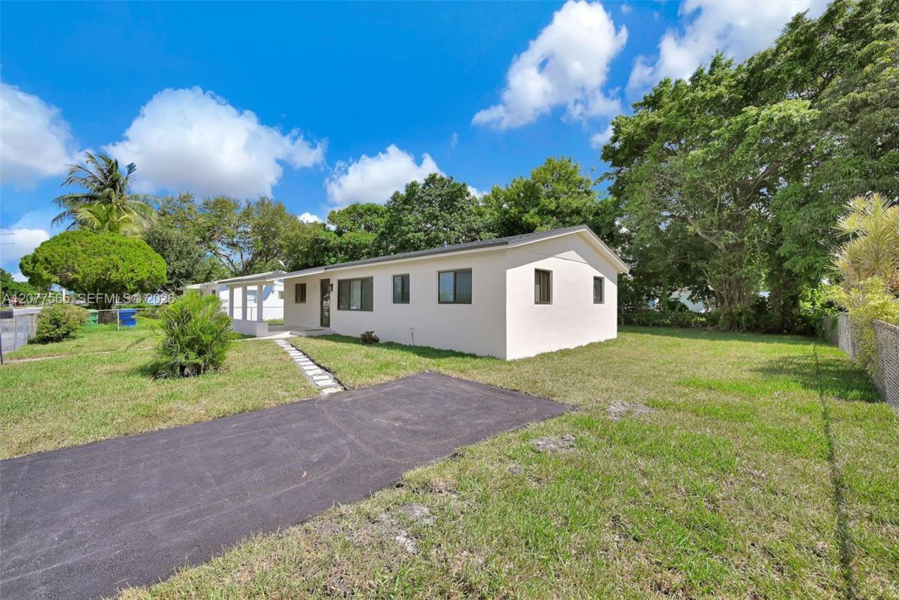 2470 NW 179th St, Miami Gardens, FL 33056 Photo