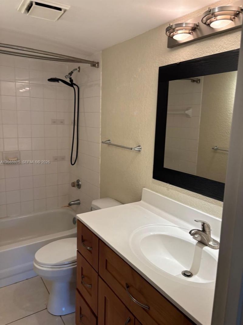 1721 Village Blvd, Unit 205, West Palm Beach, FL 33409 Photo