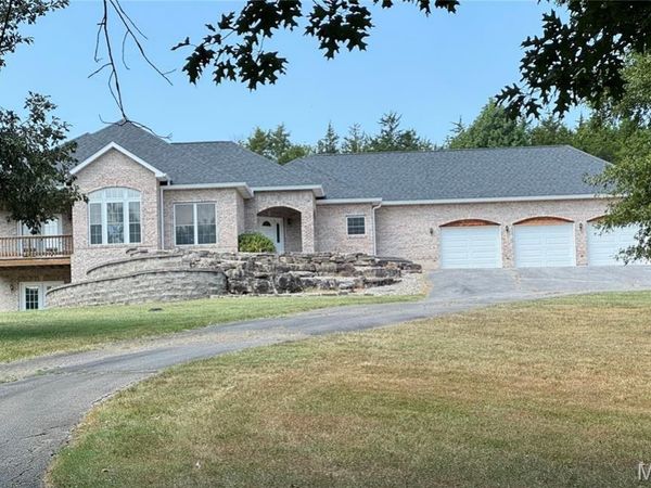 2389 Desloge Estates Drive , Villa Ridge, MO 63089