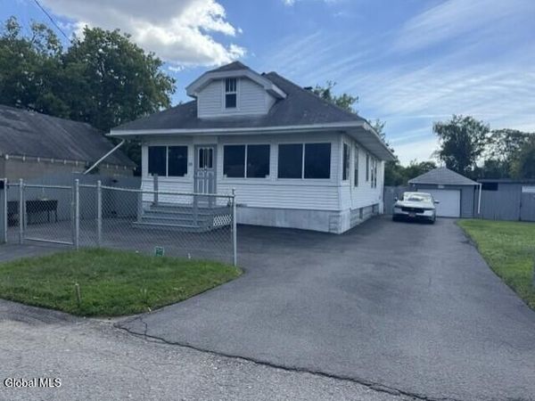 526 Hudson Street, Schenectady, NY 12308